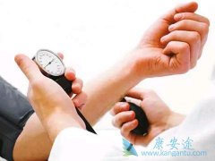 ����ҽ���������Ѫ֬��Ⱥ�ý�֬ҩ�п����ʵ��䷴